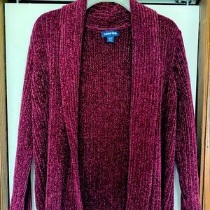 Medium petite sweater new without tags.